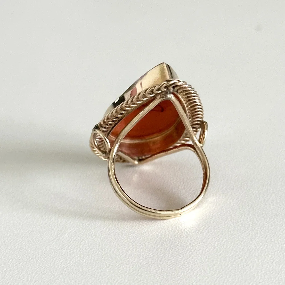 Vintage BIG 14K Yellow Gold Hand Carved Cameo Shell Chunky Statement Ring Size 7